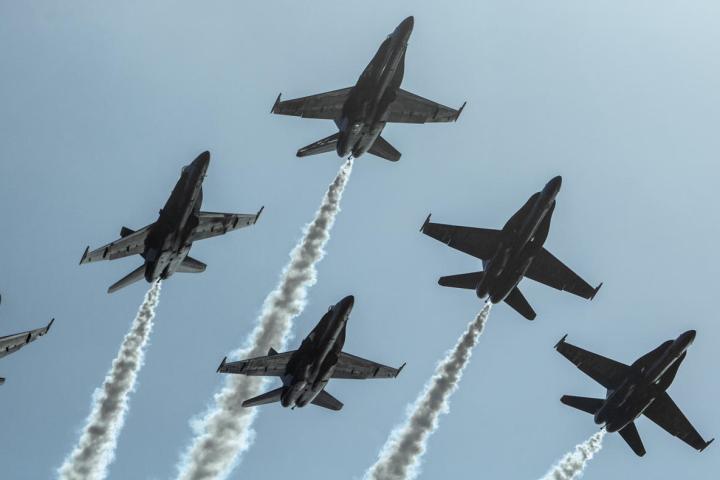 Capt Dave's Flyover Airshow boat tour